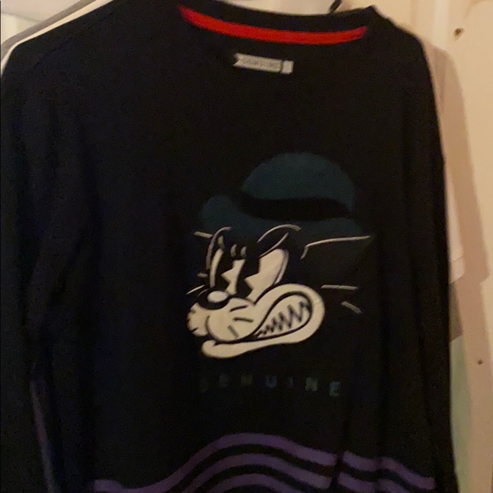 Genuine sweater Large
